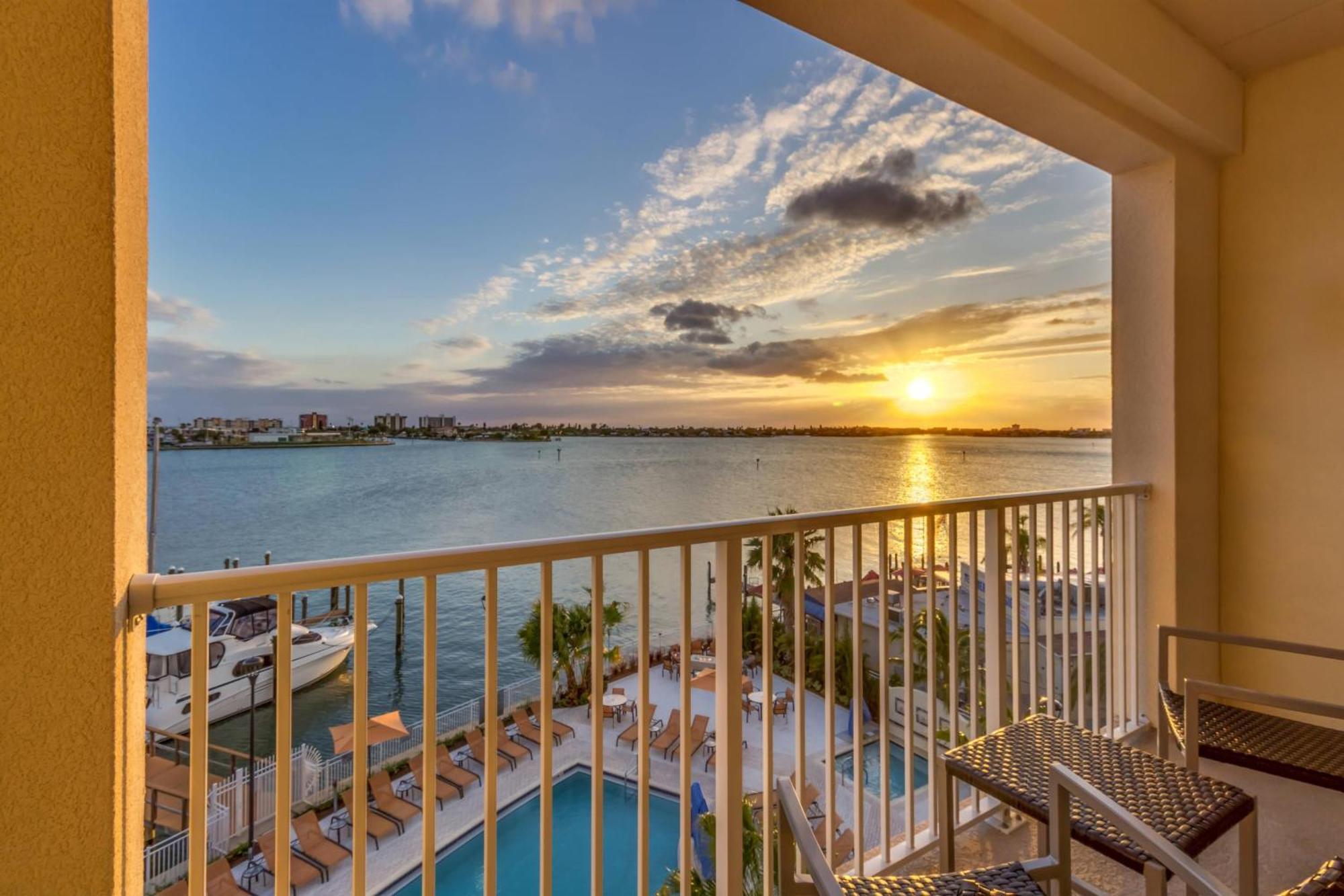 Hotel Courtyard By Marriott St. Petersburg Clearwater/Madeira Beach Exterior foto